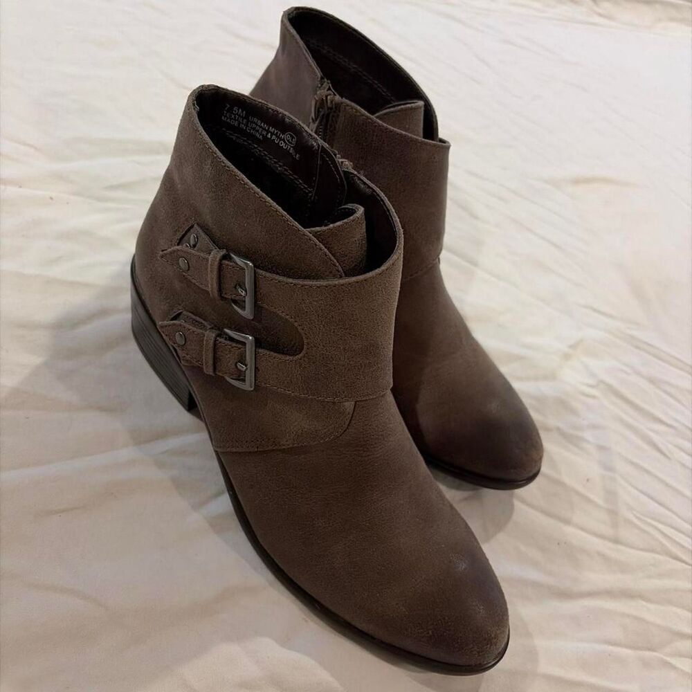 Aerosoles Women's Brown and Grey Boots